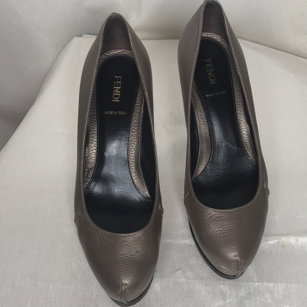Fendi heels sz 9.5